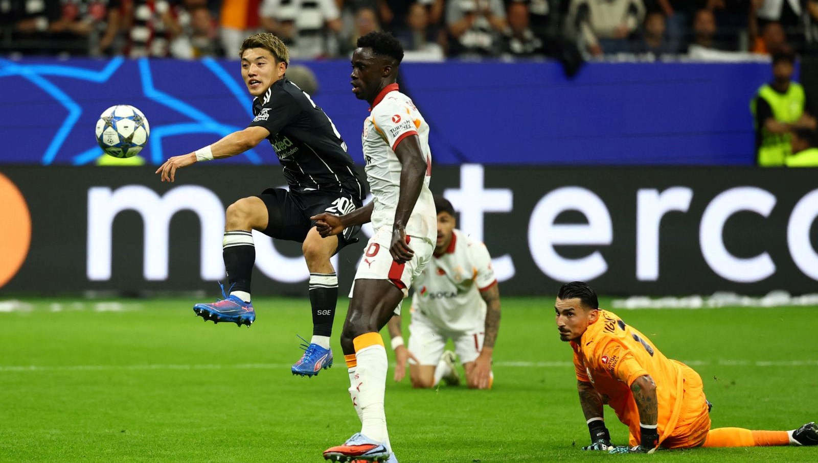 almanyada agir yenilgi galatasaray frankfurt deplasmaninda istedigini alamadi glOWwHzc