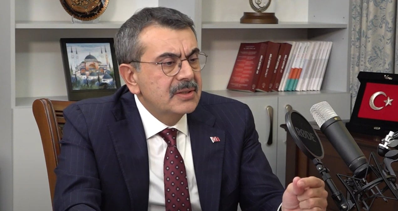 bakan tekin dunyada imam hatip tarzinda birmodelyok KW3Uf7LQ