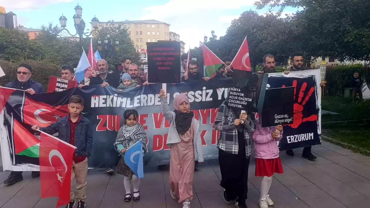 erzurumda saglik calisanlarindan gazze protestosu 4QNyOx3S