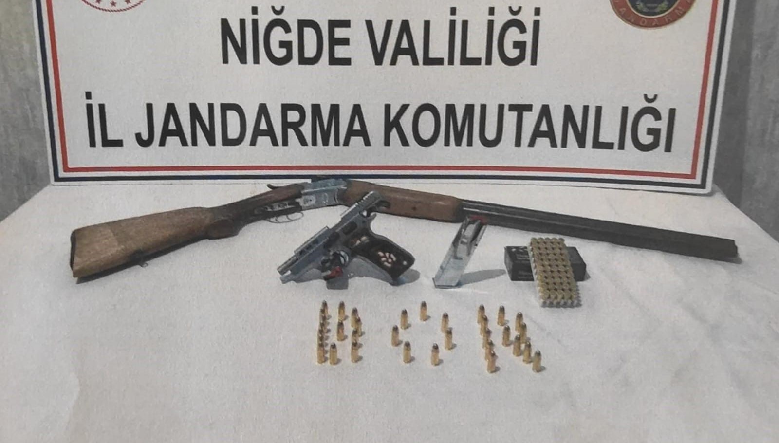 sosyal medyadan silahli paylasim yapan supheli yakalandi VtfBCTBv