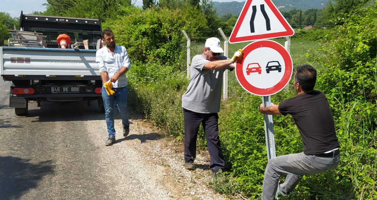 19 bin 46 trafik levhasi apar topar kaldirildi istenedeni vXgbCYSK