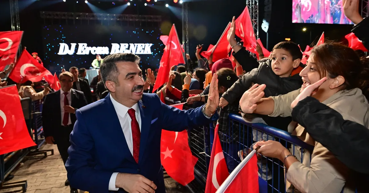 bursa yildirimda cumhuriyet coskusu T5L2mzwN.webp