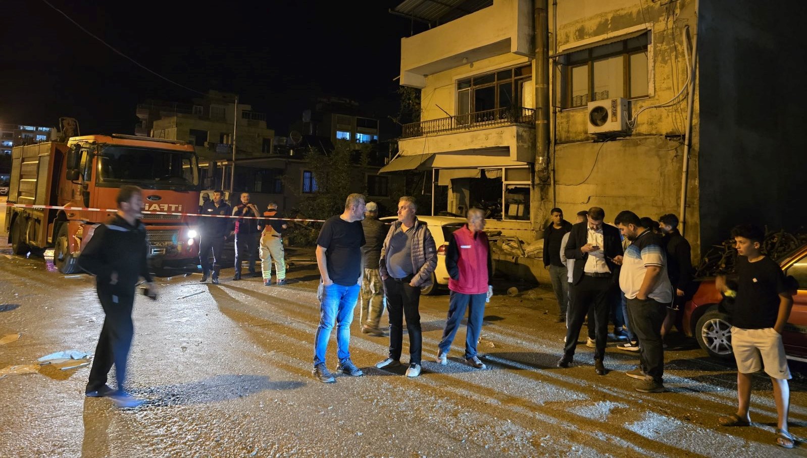 ekmek firininda patlama 9 kisi yaralandi 6DCzmX7w.jpg