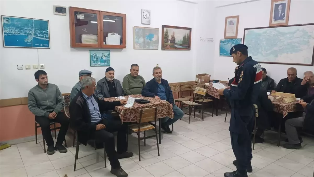 jandarma dolandiriciliga karsi bilinclendirme calismalari jhSpIFma.jpg