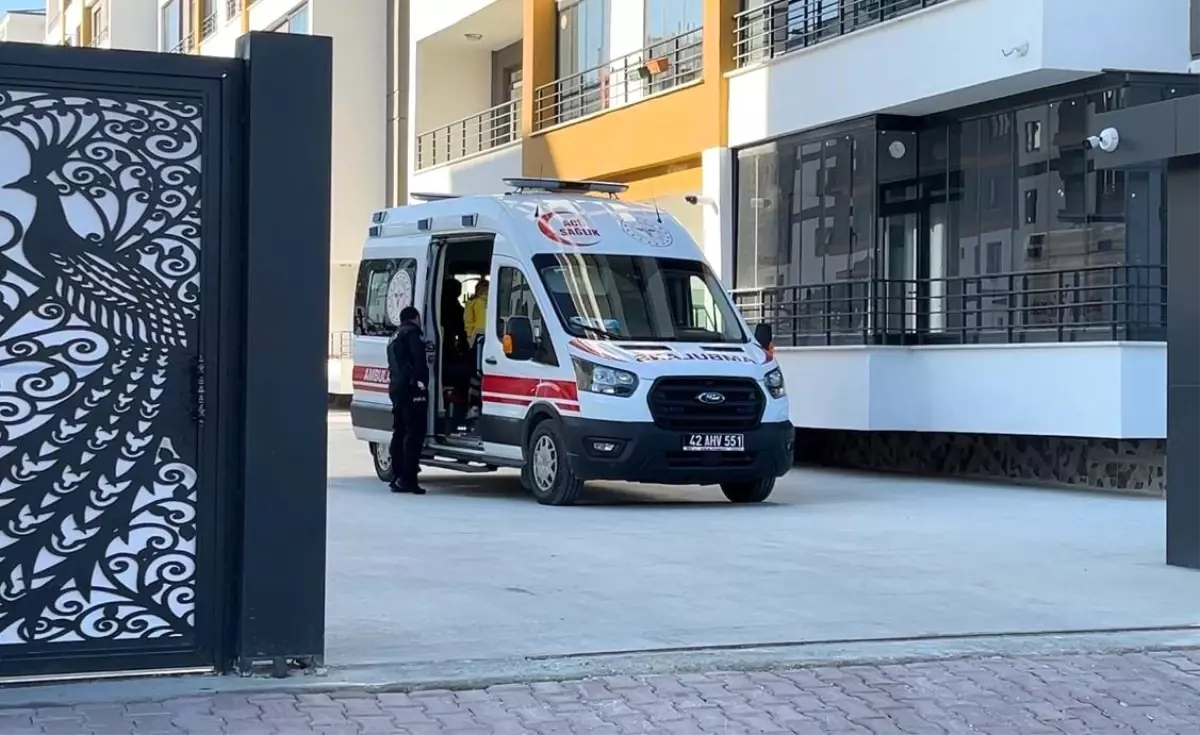 konyada tabancayla oynayan kisi yaralandi MtZ5RO9h.jpg