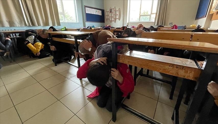 meb uyurdu yarin butun okullarda es zamanli yapilacak 9A6Ra36h.jpg