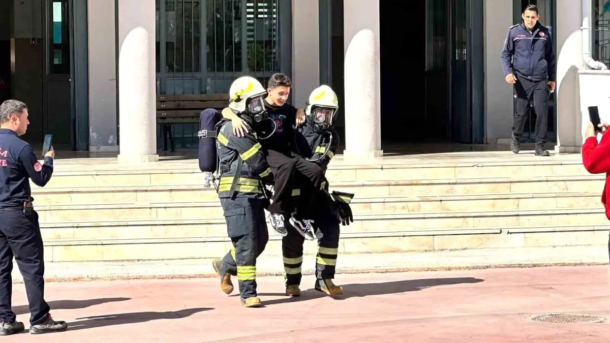 mugla fen lisesinde kapsamli deprem tatbikati gerceklestirildi saNZ7LAF.jpg