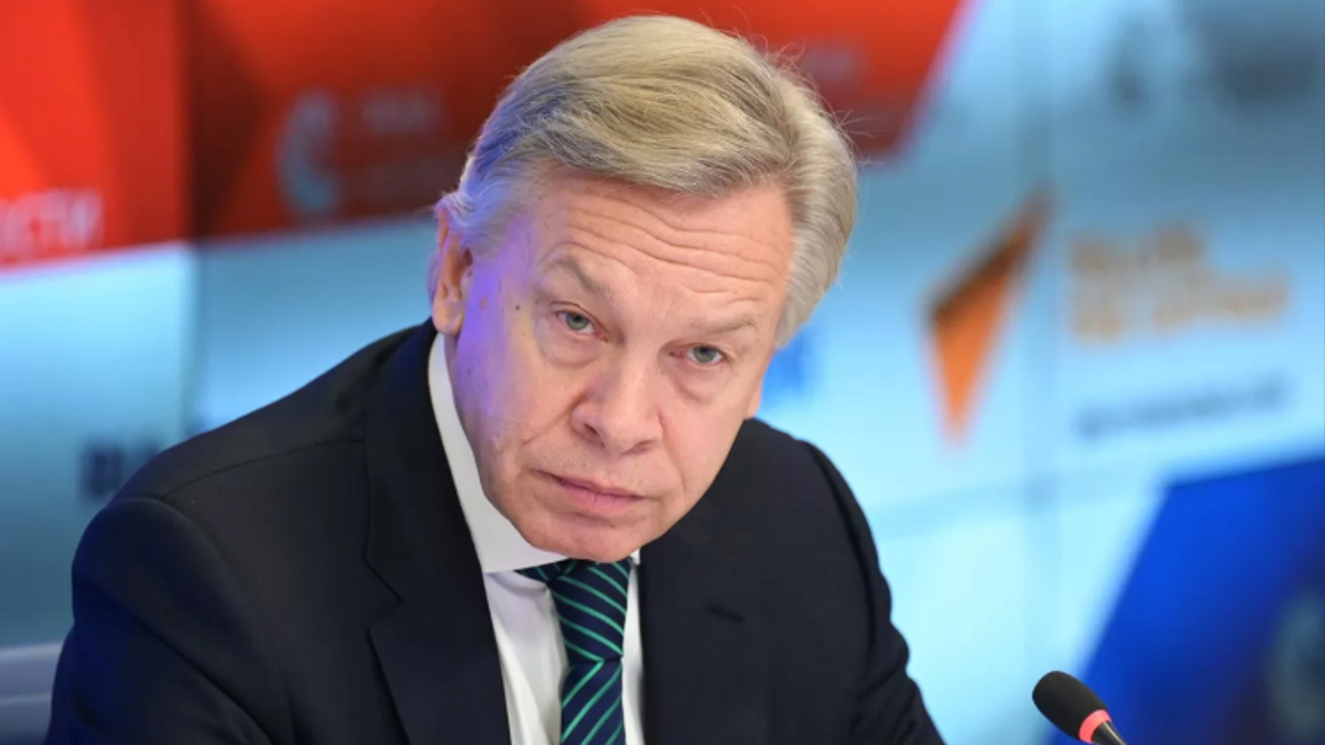 pu kov fransizlar macronun ulkeyi batirdigini dusunuyor TqRraj15.png