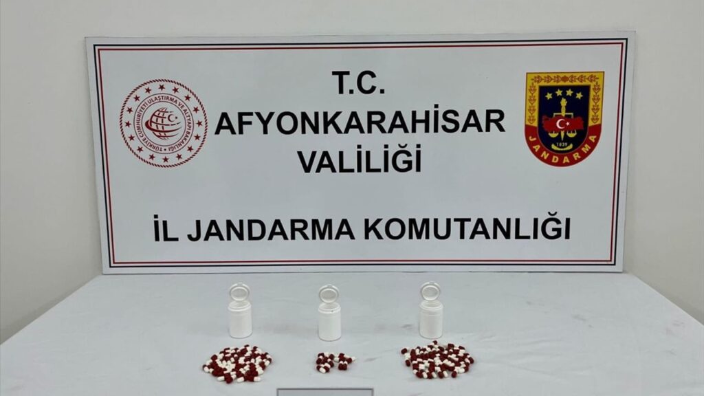 Afyonkarahisar’da uyuşturucu operasyonu: 4 zanlı tutuklandı