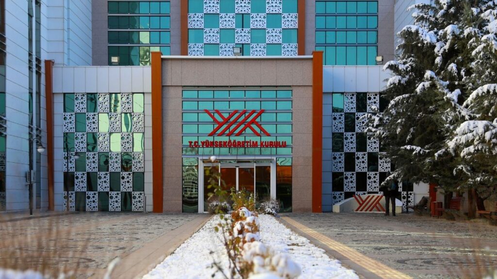 Diş Hekimliğinde Uzmanlıkla Aynı Adı Taşıyan Lisansüstü Programlar Kapatılıyor