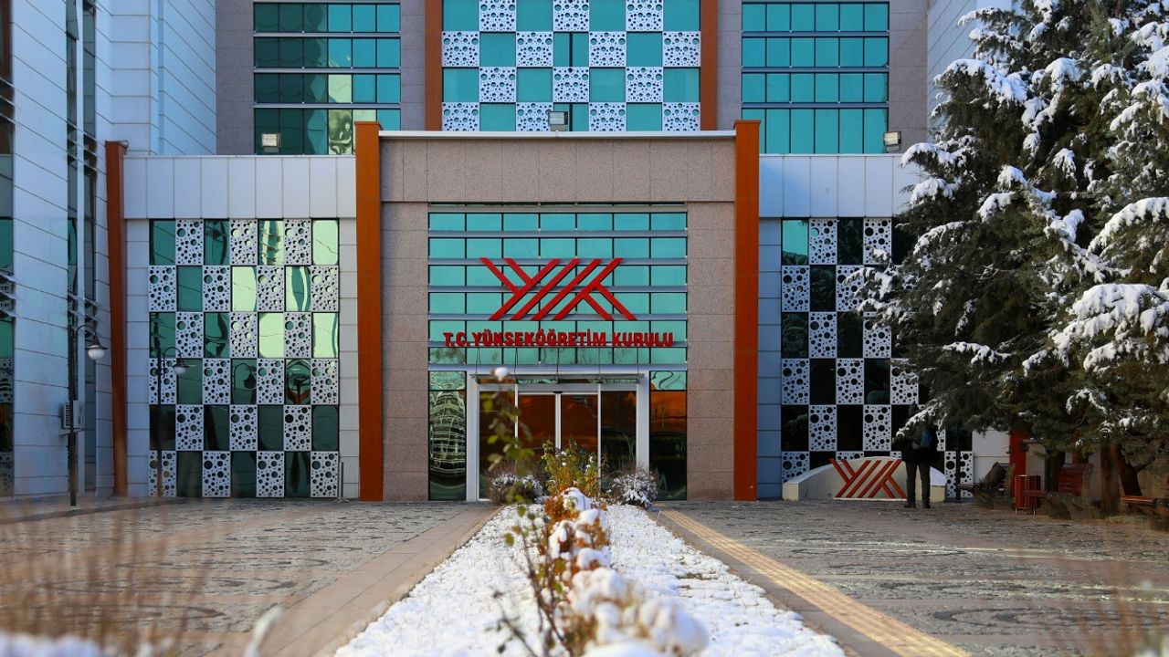 Diş Hekimliğinde Uzmanlıkla Aynı Adı Taşıyan Lisansüstü Programlar Kapatılıyor