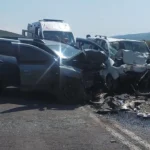 Ardahanda korkunc kaza uc arac birbirine girdi oluler ve yaralilar var GFnzOukk