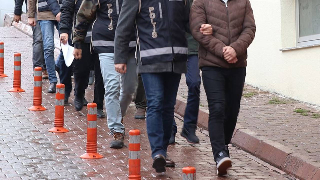 Fetoye 81 ilde dev operasyon 170i aktif kamu personeli olmak uzere 704 gozalti 269 dSx2lnGR
